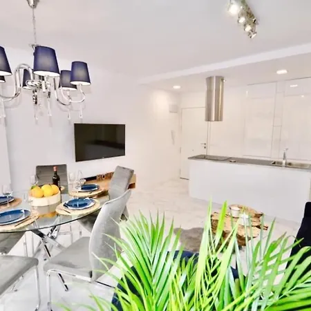 Belle Mar Modern Centre Of Апартаменты Торевьиа